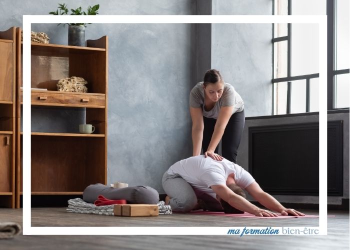 Comment devenir professeur de yoga