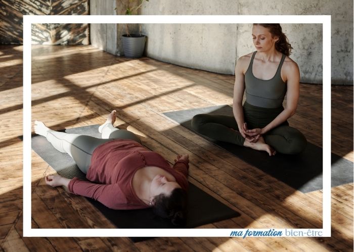 En combien de temps devient-on prof de yoga